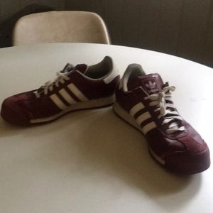Badass burgundy adidas Samoa size 9